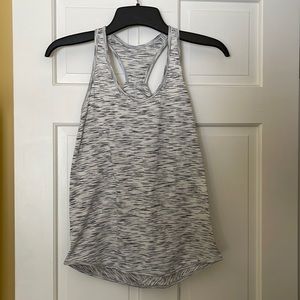 Lululemon size 4 tank top